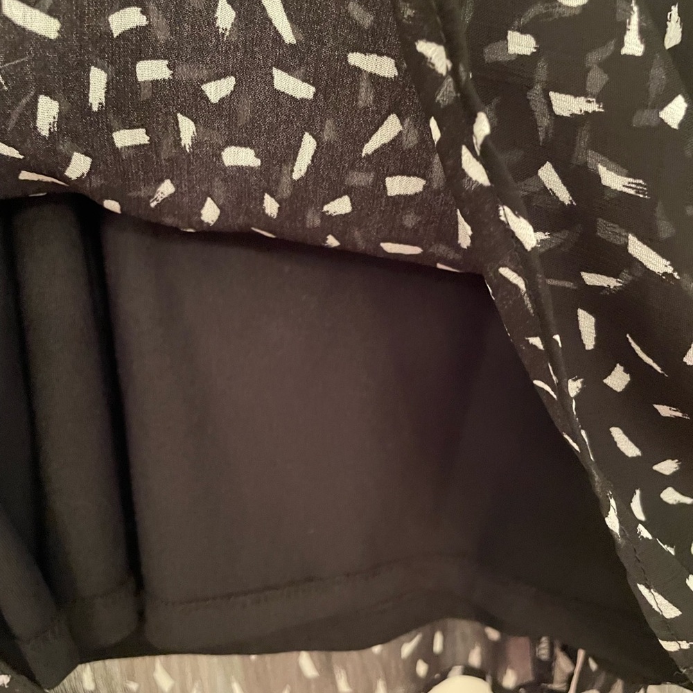 Banana Republic Razorback blouse - Picture 2 of 4